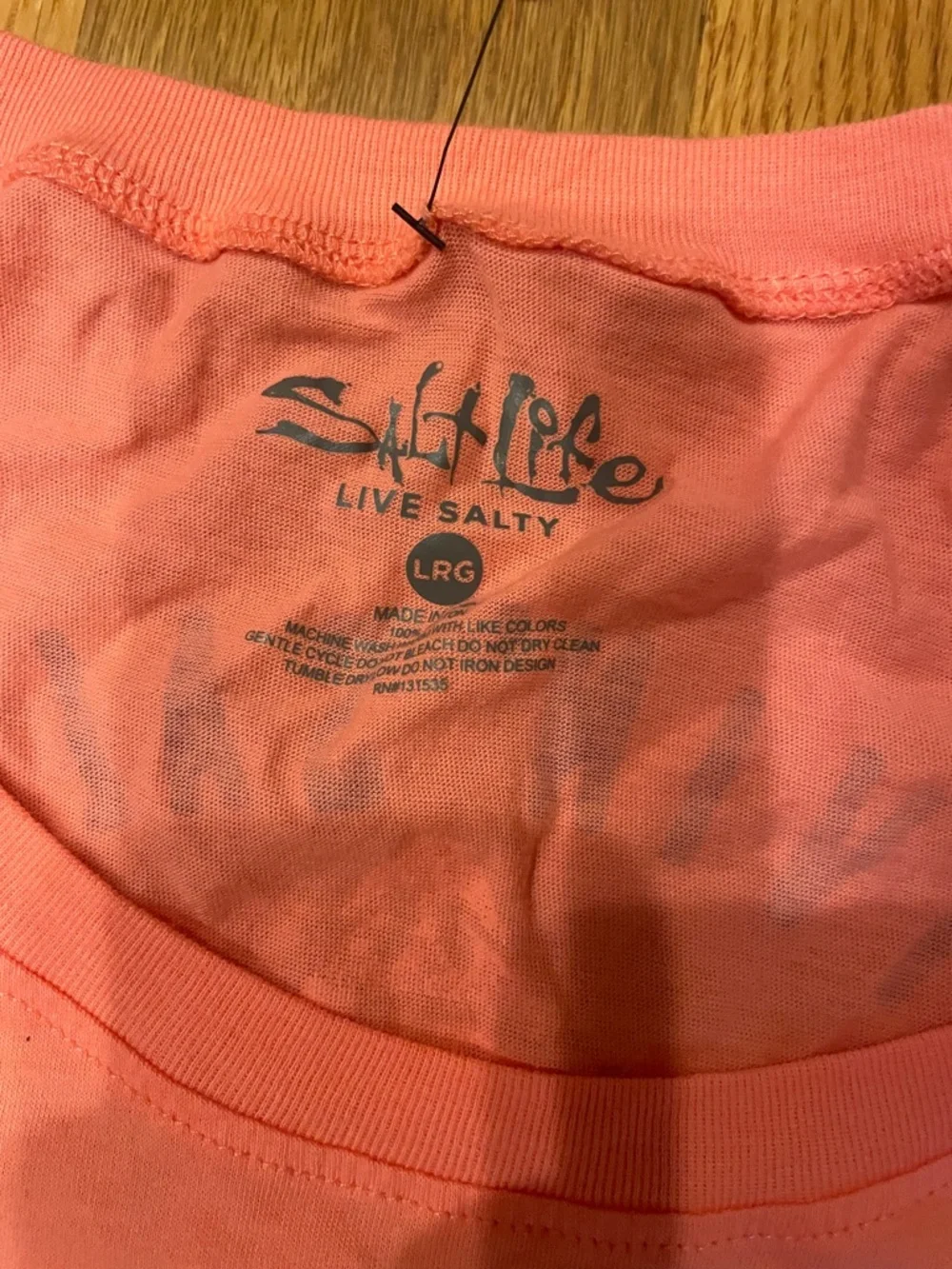 Salt Life Coral Scoop Neck T-Shirt with Navy Logo M (OL2) - Picture 3 of 7